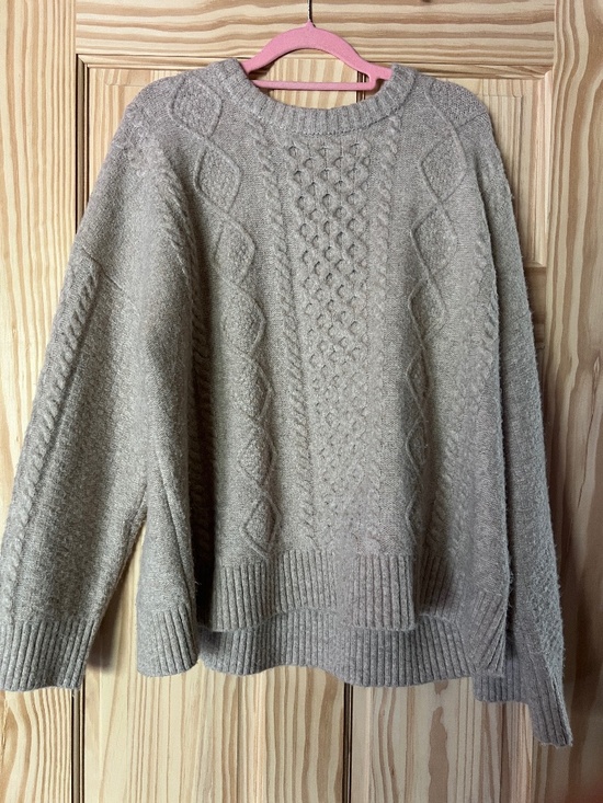 Cyrus Sweaters - Woman’s cozy Sweater